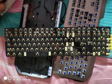 拆解元素牌光轴机械键盘X-9000/极光 - 拆机乐园 数码之家