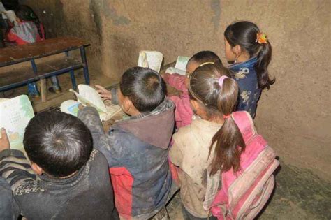 情系山区儿童，爱心传递温暖————我校举行为贫困山区儿童捐赠衣物活动-南昌工程学院