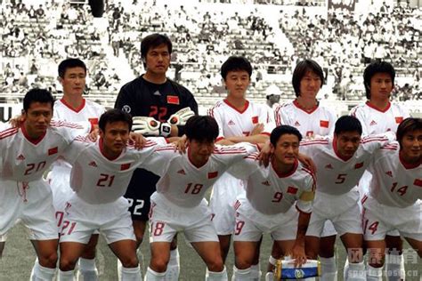 梦碎日韩！2002世界杯中国队小组赛全回顾，3场0分0球1红牌！_腾讯视频