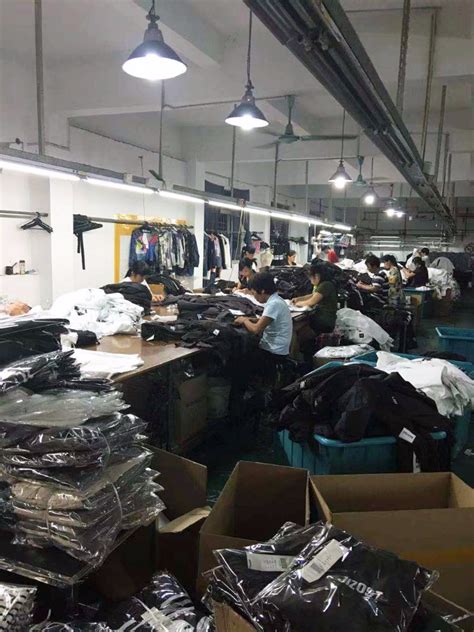 山西运城：制衣企业赶制订单生产忙-人民图片网