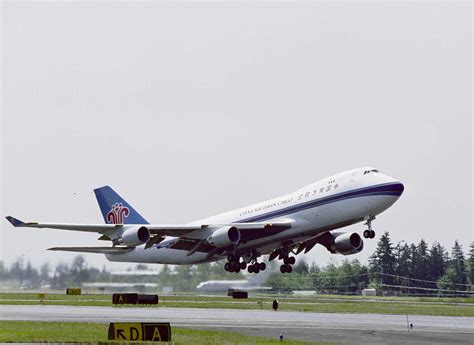 波音747 - 400_简笔画_PS家园网