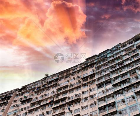 香港鲗鱼涌旧住宅区过度拥挤的房屋景观高清图片下载-正版图片506161924-摄图网
