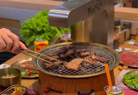 西塔老太太泥炉烤肉2022版品牌手册_文库-报告厅