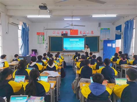 广州奥林匹克中学智慧课堂：学生平板电脑即答 老师大屏幕即评