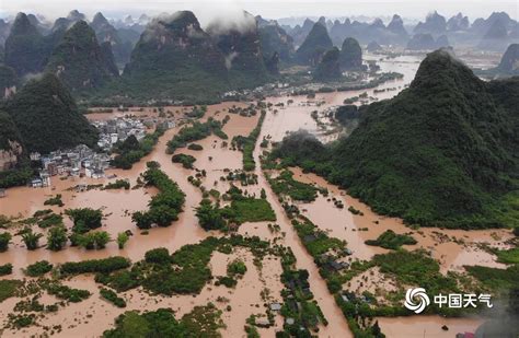 大暴雨袭击广西昭平 洪水淹没公路交通受阻-图片频道