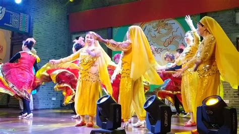 她们表演的印度舞蹈《快乐舞伴》载歌载舞精彩万分_凤凰网视频_凤凰网