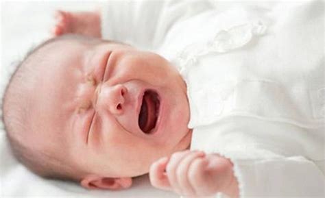 新生儿呛奶怎么回事 生理功能不协调是主因-健康经验本
