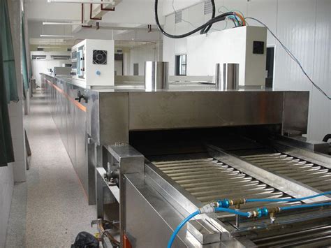 广州正麦热风隧道炉蛋糕月饼烘烤生产线-隧道炉-正麦机械（广州）有限公司