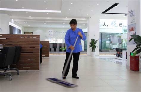 北京专业保洁服务公司，提供家庭，企业保洁服务 - 人人清洁