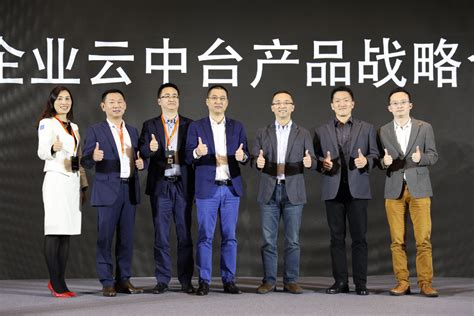 星巴克和阿里宣布新零售合作，我们跟全球和中国区CEO聊了聊__财经头条