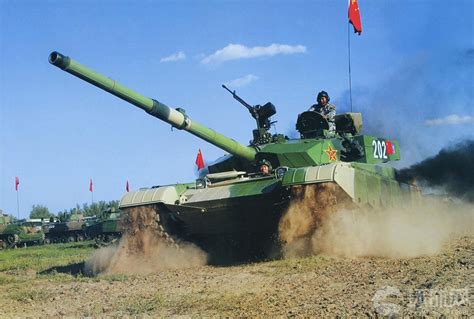 解放军新一代轻型坦克震撼曝光 性能世界第一_军事_环球网