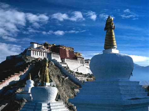 藏家民俗|你知道藏民为什么千里迢迢要到大昭寺前磕长头吗？_荔枝网新闻