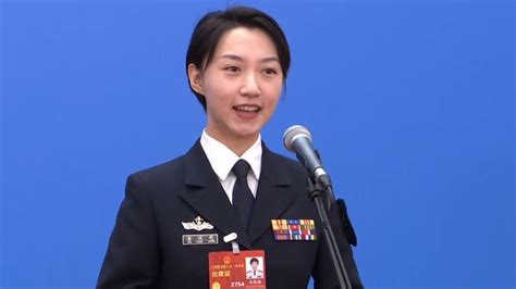 24岁掌舵辽宁舰，她是中国最小的航母“女司机”，身上有神秘烙印_凤凰网视频_凤凰网