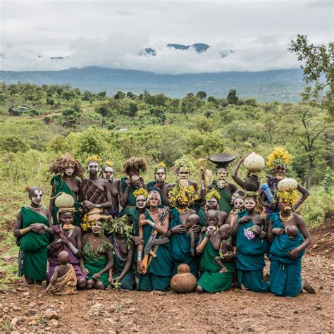 非洲一奇葩部落：女性满18后要举行成人礼，越痛才代表越幸福|成人礼|哈莫|原始部族_新浪新闻