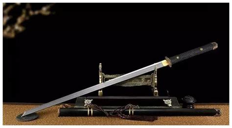 中国历史上最著名的十大宝剑，秦始皇佩剑排第四，第一众所周知|卢剑|鱼肠剑|宝剑_新浪新闻