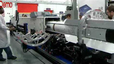 实拍：美国雷神公司先进的导弹制造工厂_腾讯视频