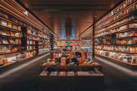 「书店设计」历史感与厚重感的艺术空间_空间优化丨橘子君-站酷ZCOOL