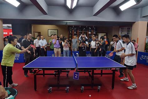 这所中学新建的乒乓球培训基地，双休和节假日将向市民开放 - 周到上海