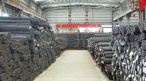 江苏太仓：钢材产品加工生产红火-人民图片网