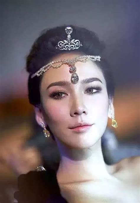 泰国女神aump头像 aump泰国女神最美图片_配图网