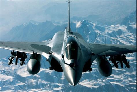 世界十大顶级战斗机排名：F-22、歼-20、F-35包揽前三(5)_巴拉排行榜