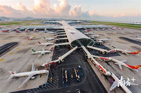 深圳机场的设计很有艺术感，多年来地位一直很稳固！作为深航的主场