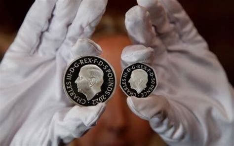 英国发布首批查尔斯三世肖像硬币