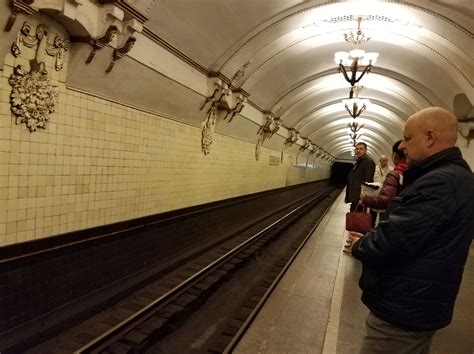 老照片：1935年苏联莫斯科地铁正式运行 - 派谷照片修复翻新上色
