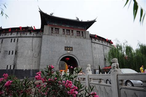 【携程攻略】河南洛阳老街景点,洛阳老街是洛阳唯一的一条古街，也是中国历史文化名城的保护区。这里…