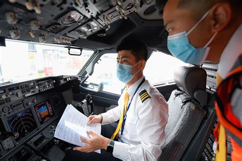 新年首考评 六名飞行员荣升新机长 – 中国民用航空网
