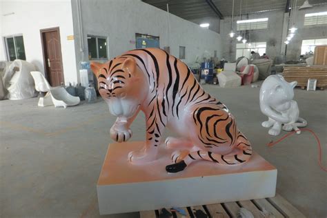 玻璃钢卡通雕塑-方圳雕塑厂