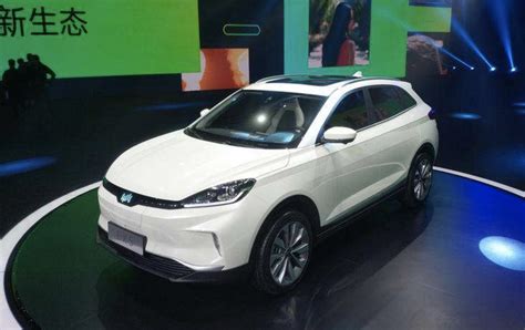 威马首款量产纯电动SUV曝光续航450公里 - EV视界