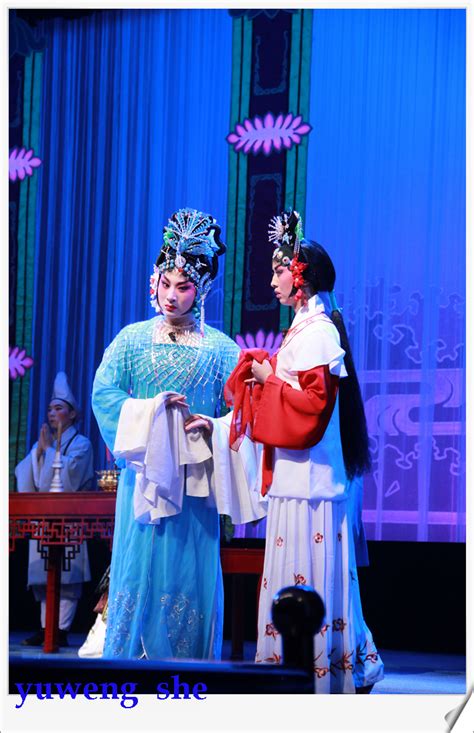 新编蒲剧现代戏《红白喜事》将于12月6日19:30首次亮相省城，在山西大剧院与广大观众见面。