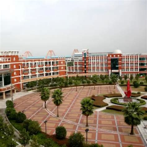 我院2022级学科教学 （思政）研究生赴武汉市第二十三中学开展教育见习