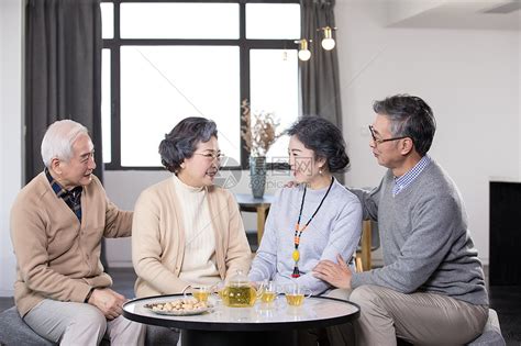 快乐的老年人喝茶聊天高清图片下载-正版图片501162410-摄图网