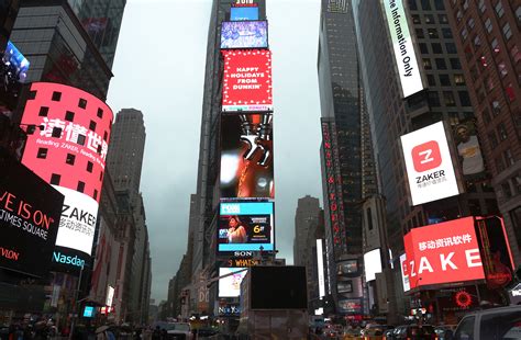贝店店主登上纽约时代广场大屏 让世界见证中国社交电商力量 _财经_环球网