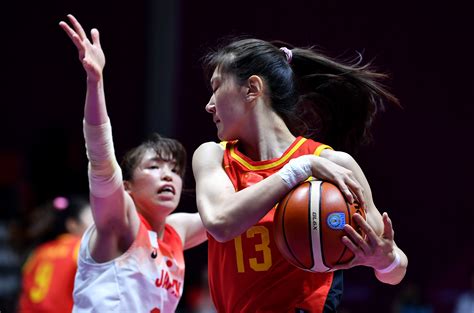 女篮亚洲杯决赛，中国女篮VS日本女篮，第一节