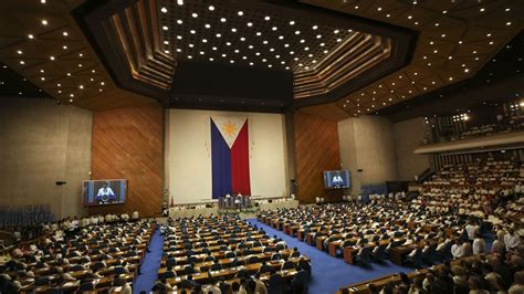 杜特尔特“亲信”宣布退出菲律宾总统大选：没做好准备，不想让总统为难