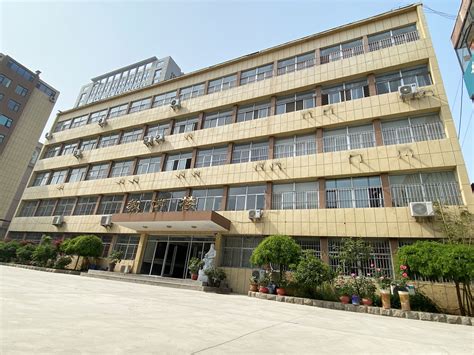 同济大学北楼，上世纪50年代建成的老楼，至今仍承担着重要的教学任务_上海杨浦