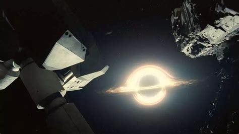深度解读《星际穿越》：21世纪最伟大的科幻片之一|布兰德|星际穿越|母舰_新浪新闻