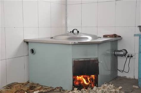 农村自制暖气,用铁管子暖气炉子,热水循环取暖_大山谷图库