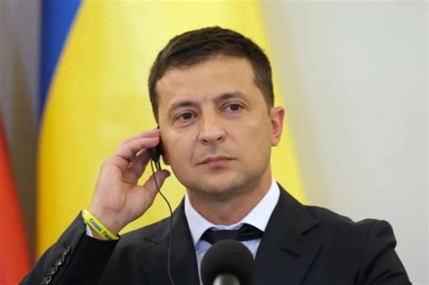 乌克兰为重建开价7500亿美元 波兰总理有话说给台下两位听...