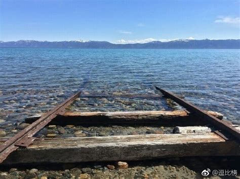 千与千寻里的现实取景地，美国加利福尼亚州的太浩湖（Lake Tahoe）