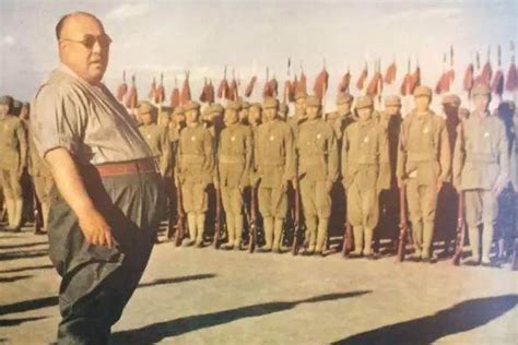 1949年，宁夏“土皇帝”带7吨黄金逃至美国，病逝前想回国做慈善|宁夏|慈善|马鸿逵_新浪新闻
