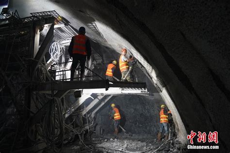 探访云南三清高速公路隧道开掘