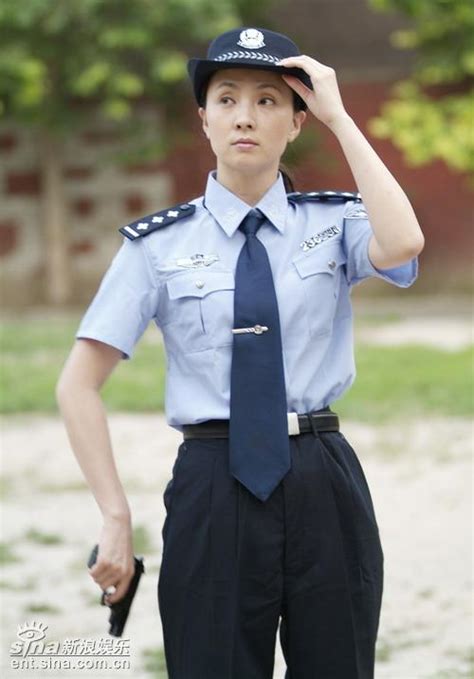 超性感的女警察穿新式警服写真图-金辉警用装备专卖店