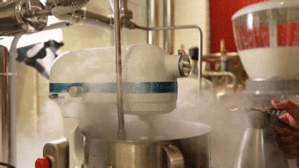 液氮冰淇淋的制作方法，一学就会_液氮冰激凌