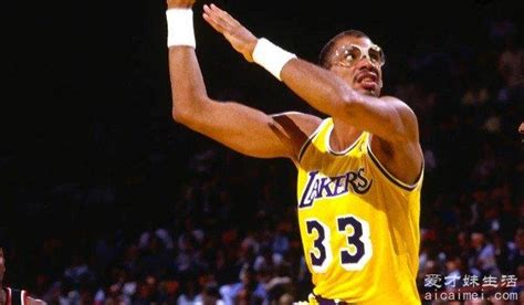 NBA篮球历史十大巨星排行榜- 极酷网