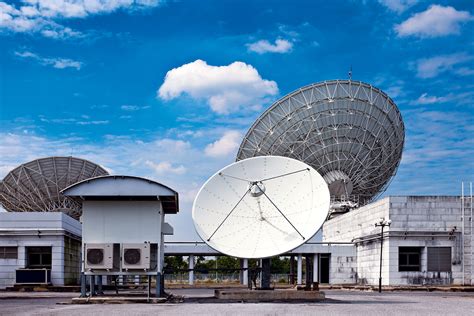 Suman 2.4m C Band VSAT Satellite Dish | Av-Comm