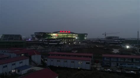 鲁西南在建最大高铁站即将建成，菏泽东站站牌已点亮!_凤凰网视频_凤凰网